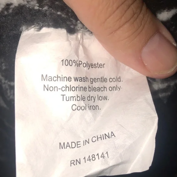 Black and White Arrow Throw Blanket - Picture 3 of 3